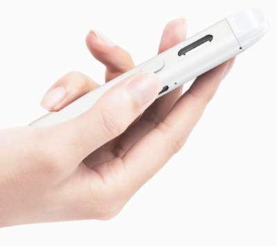 Size of the eLeaf iCare Solo shown in a hand
