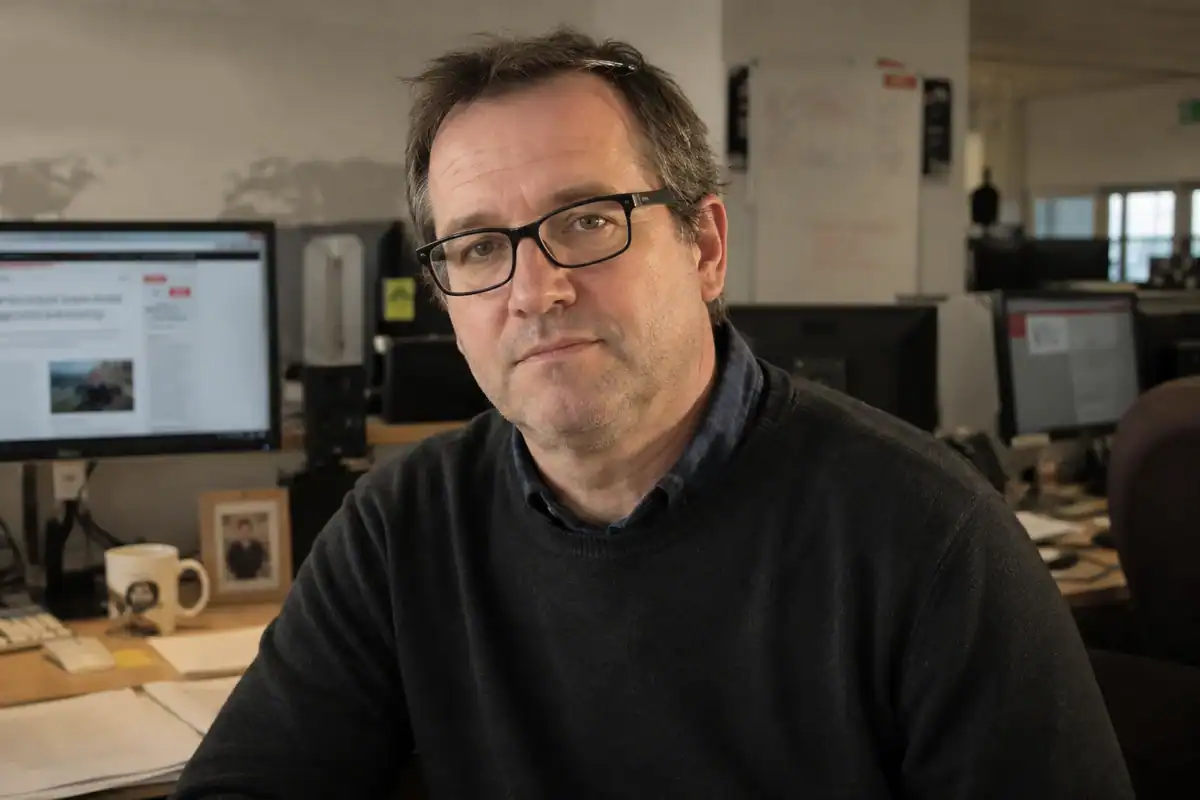 Adrian King, Chief Editor at SmokeTastic, at his desk